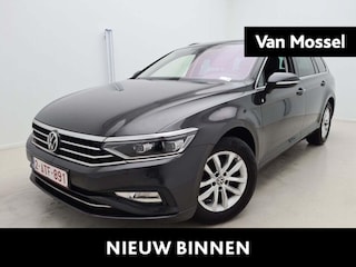 Volkswagen Passat Variant 1.5 TSI Style Business 150 PK| Dealer Onderhouden | Trekhaak | Achteruitrijcamera | Verwarmde Voorruit | Navigatie | Buitenspiegels Inklapbaar