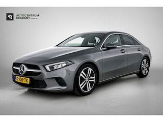 Mercedes-Benz A-klasse 180 Business Solution Luxury (SFEERVERLICHTING, STOELVERWARMING, LEER, LED, GOED ONDERHOUDEN, 1e EIGENAAR)
