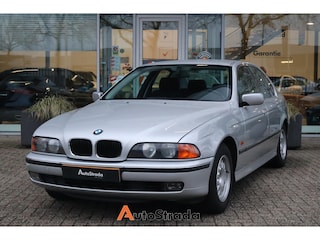 BMW 520i - Uniek – Origineel NL – 1e Eigenaar – 79.510 km – Inc originele aankoopfactuur