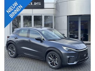 Lexus LBX Relax 2WD NIEUW DIRECT LEVERBAAR MEMORYSEAT STUURVERW LEDER AMBIENT LIGHT