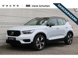 Volvo XC40 1.5 T4 Recharge R-Design | Dealeronderhouden | Adaptive Cruise control | Panoramadak | Visual Park Assist | Intellisafe Assist | Drive Modes | Preconditioning | Luxury 2 Pack  | 19 Inch | All Seasonbanden | Verlichtingspack 2 | Keyless | Premium Audio by Harman Kardon | Elektrische achterklep | Verwarmbaar stuurwiel | Elektrisch verstelbare voorstoelen | Stoelverwarming voor en achter
