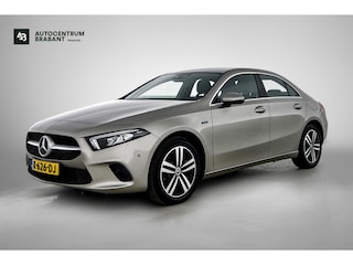 Mercedes-Benz A-klasse 250 e Business Solution Luxury Limited (SFEERVERLICHTING, CAMERA, LEDER, 1e EIGENAAR, GOED ONDERHOUDEN)