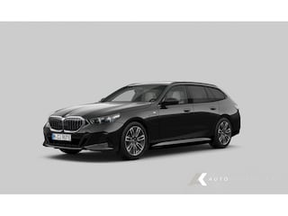 BMW 530e xDrive M Sport | Panorama | Head-up | Trekhaak | H/K | Driving Assistant Professional | 360° camera | 19' inch |
