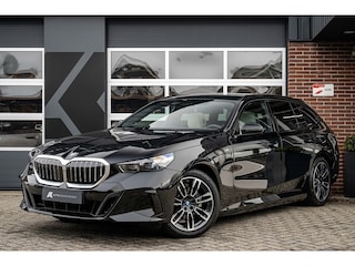 BMW 530e xDrive M Sport | Panorama | Head-up | Trekhaak | H/K | Driving Assistant Professional | 360° camera | 19' inch |