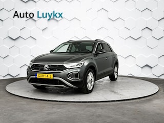 Volkswagen T-Roc 1.5 TSI Life Business DSG Automaat | Climate Control | Parkeersensoren voor + achter | 17'' L.M. Velgen