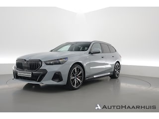 BMW 530e xDrive M-Sport Pro | Shadowline | Widescreen | HUD | Harman/Kardon | Elek. Trekhaak | Stoel-Stuurverw. | Nav+App.C | Adapt. Cruise | Elek. Klep | Sfeerverl.