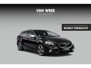 Volvo V40 2.0 T2 R-Design | 2e eigenaar | Navigatie | 17 inch | Climate control | Alcantara/leer | Sportstoelen | PDC | Cruise control | Sportstuur | 122 pk