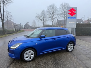 Suzuki Swift 1.2 Select Smart Hybrid 03/2025 // Nieuwstaat // PDC // Frisse kleur // Snel te rijden // Rijklaarprijs!