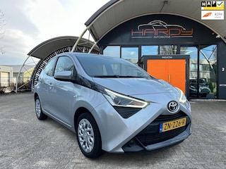 Toyota Aygo 1.0 VVT-i x-play Apple Carplay Camera NW Model