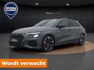 Audi A3 Sportback 2.0 TFSI Quattro | Leder | Carbon | Pano dak | B&O | ACC | Nardo Grijs | Camera | 19" | Elek. Achterklep |