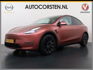 Tesla Model Y Long Range AWD 514pk 75kWh Wrap/Ivoor 20"lm Leer Panodak Warmtepomp Matrix-LED Autopilot FSD-Computer 3 Elektr.Stuur+Stoel+Verwarmd Navi Ecc Premium Audio Keyless Priv.Glass Camera's Elektr.AchterKlep Parkeer Assistent Sentry-Mode Privacyglas Bluetooth Dodehoek detector Connected services 1600kg trekvermogen Origineel Nederlandse Auto Batterij en Motorgarantie tot 23-12-2029/192.000km € 68.700 nieuw !