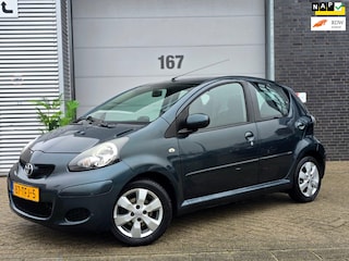 Toyota Aygo 1.0-12V Aspiration Green Navigator|Navigatie|ABS