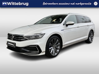 Volkswagen Passat Variant 1.4 TSI DSG PHEV GTE Business / Panorama dak / Ledere bekleding / Trekhaak / Led Matrix