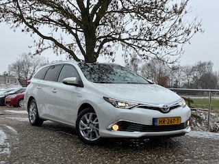 Toyota Auris Touring Sports 1.8 Hybrid Lease pro | Panodak + Xenon + Leder nu €8.975,-!!