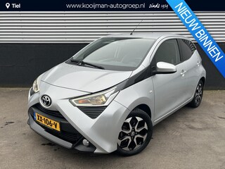 Toyota Aygo 1.0 VVT-i x-joy Apple Carplay en/of Android auto Navigatie, Achteruitrijcamera, LMV, Climate control, Privacy glass, Dealeronderhouden