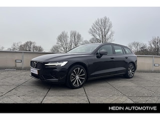 Volvo V60 2.0 T6 Plug-in hybrid AWD Plus Dark | Panoramadak | Trekhaak | Verwarmbare voorruit| 360 Camera | Adaptieve Cruise controle | BLIS | Climate Controle | spraak besturing |