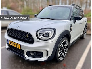 Mini Countryman 1.5 Cooper S E ALL4 | JCW | Panoramadak | Stoelverwarming | Harman Kardon | Head-Up Display | John Cooper Works | Camera | Apple Carplay | Parkeersensoren | Keyless |