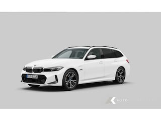BMW 330e xDrive M Sport | Shadow | Panorama | Head-Up | Elek. trekhaak | Widescreen | Hifi | Camera | 18' inch |