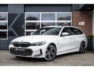 BMW 330e xDrive M Sport | Shadow | Panorama | Head-Up | Elek. trekhaak | Widescreen | Hifi | Camera | 18' inch |