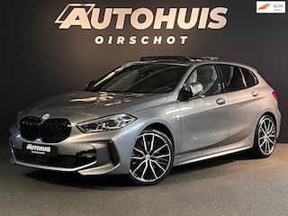 BMW 120i High Executive Edition M Pano/ M stoelen/ H&K/ 19"/ Camera/ Keyless/ Skyscraper Grau
