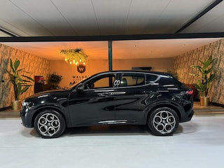 Alfa Romeo Tonale 1.5T Hybrid Ti Garantie StuurVW StoelVW Camera Adoptieve Cruise Elek Achterklep Navi Clima Led Dab Rijklaar