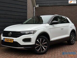 Volkswagen T-Roc 1.0 TSI Style | CarPlay | PDC | Led | Navi | ACC