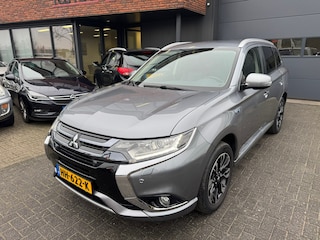 Mitsubishi Outlander 2.0 PHEV Executive CAMERA TREKHAAK LEDER ORIG NL NAP