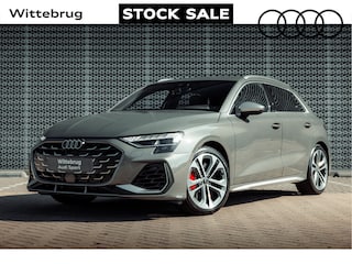 Audi A3 Sportback 333 pk quattro S tronic | Akrapovič uitlaatsysteem | Exclusive lakkleur | Adaptief onderstel | Matrix | Comfortpakket pro | Leder fijnnappa | SONOS