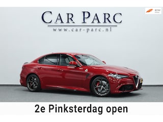 Alfa Romeo Giulia 2.9 V6 Quadrifoglio 570+PK Squadra CARBON/HALF LEDER+ALCANTARA+MEMORY/19" LMV/CAM/LINE/ACC/ECC/12 MND GARANTIE!