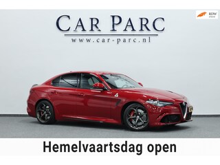 Alfa Romeo Giulia 2.9 V6 Quadrifoglio 570+PK Squadra CARBON/HALF LEDER+ALCANTARA+MEMORY/19" LMV/CAM/LINE/ACC/ECC/12 MND GARANTIE!