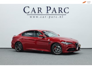 Alfa Romeo Giulia 2.9 V6 Quadrifoglio 570+PK Squadra CARBON/HALF LEDER+ALCANTARA+MEMORY/19" LMV/CAM/LINE/ACC/ECC/12 MND GARANTIE!