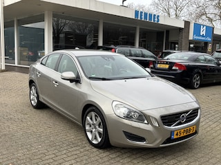 Volvo S60 2.0T 270pk Leder Xenon Driver Support Stoelverwarming
