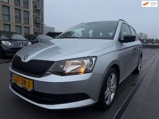 Skoda Fabia Combi 1.0 Style Airco Carplay PDC LMV Dealer Onderhouden 2000Euro Onderhoud Gehad