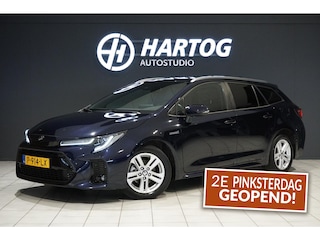 Toyota Corolla 1.8 Hybrid Style + DODEHOEK / STUURVERWARMING / VOORRUITVERWARMING
