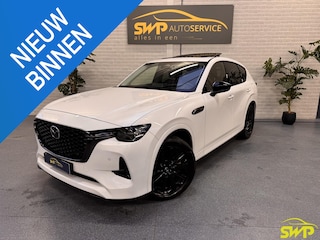 Mazda CX-60 2.5 e-SkyActiv PHEV Homura Plus | Alle packs | Rhodaium White Metallic | Pano | Trekhaak | Bose | ACC | 360 cam | Navi | HUD | Dodehoek | memory | Stoelverwarming | Stoelventilatie
