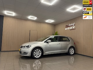 Volkswagen Golf 1.0 TSI Comfortline * Navigatie / Parkeersensoren / Cruise control / NL Auto *