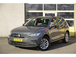Volkswagen Tiguan 1.5 TSI Life BJ2021 Lmv 17" | Led V+A | Pdc | App-Connect | Navigatiesysteem ( Niet vrijgeschakeld ) | Climate control | Cruise control | Extra getint glas