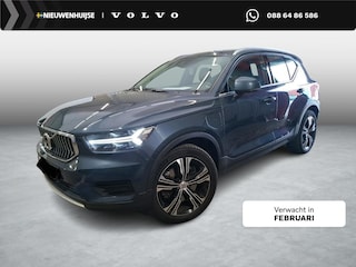 Volvo XC40 Plug-in Hybrid T4 Inscription | Panoramadak | Harman Kardon audio | Adaptive cruise control | Lederen bekleding | Navigatie | Stoel- en stuurverwarming | 360 camera | Parkeersensoren voor + achter | Elektrische stoelverstelling | Apple Carplay / Android Auto |