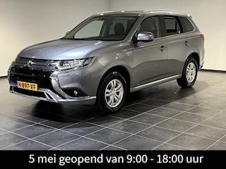 Mitsubishi Outlander 2.4 PHEV Pure | Apple Carplay/Android Auto | Stoelverwarming | Camera