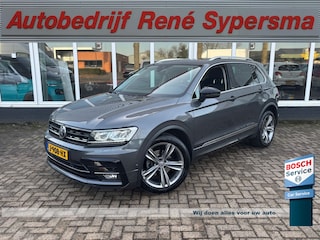 Volkswagen Tiguan 1.5 TSI ACT Highline Business R | Trekhaak | Pano | Stoelverwarming | Dodehoek Detector