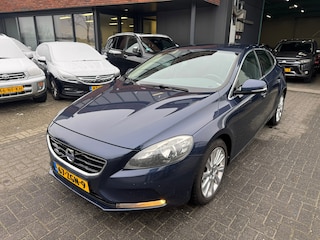 Volvo V40 1.6 T3 Momentum CAMERA CRUISE KEYLESS TREKHAAK ORIG NL NAP