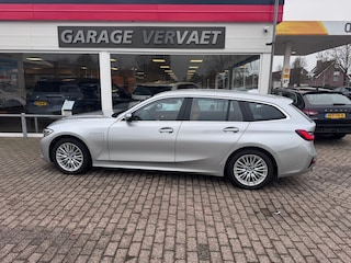 BMW 3-serie Touring 330e High Executive