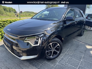 Kia Niro 1.6 GDi DynamicPlusLine €2700 Voordeel! ACTIEPRIJS! Nieuw uit voorraad leverbaar. Meerdere kleuren snel leverbaar