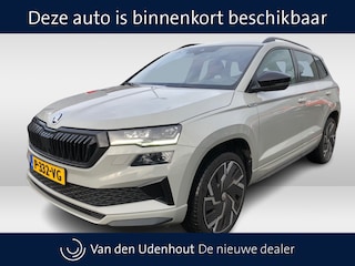Skoda Karoq 1.5 TSI 150pk Automaat Sportline Business Panoramadak Performance Pack Stoelverwarming Navigatie Carplay WP