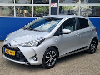 Toyota Yaris 1.5 Hybrid Limited / Camera / Cruise control / Carplay / Keyless / Parkeersensoren / ECC / Stoelverwarming