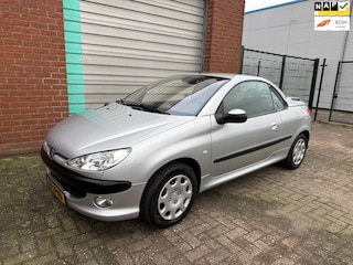 Peugeot 206 CC 2.0-16V Clima Bj:2002 NAP!