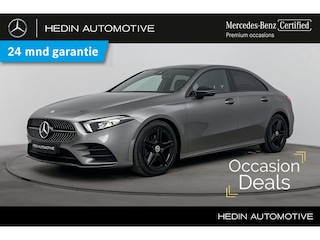 Mercedes-Benz A 180 Limousine Automaat AMG Line | Distronic | Panoramadak | LED | Stoelverwarming | Camera | Trekhaak | Smartphone Integratie