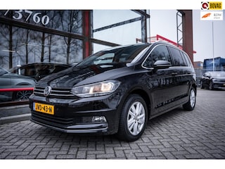 Volkswagen Touran 1.5 TSI Highline | 7 persoons | Automaat | DAB+ | App-connect | Adaptieve cruise control | Parkeer hulp |