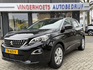 Peugeot 3008 130 Pk Benzine * Luxe Uitvoering * Zwart Lederen Bekleding * Navigatie * Trekhaak * Climate & Cruise Control * L.M. Velgen * Apple Caplay + Android Auto * Distributieriem vervangen 2025 * Vingerhoets; Vierde Generatie Eersteklas Service; Al meer dan 100 jaar een begrip in de Brabantse Kempen *