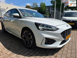 Ford Focus 1.5 EcoBoost ST Line Business 182 pk 1e eigenaar, navi, camera, adaptive cruise, elec pakket ,full led, pdc key-less go